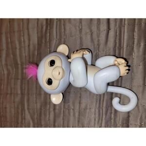 WowWee Fingerlings Interactive Baby Monkey – White w/ Pink Hair – Tested